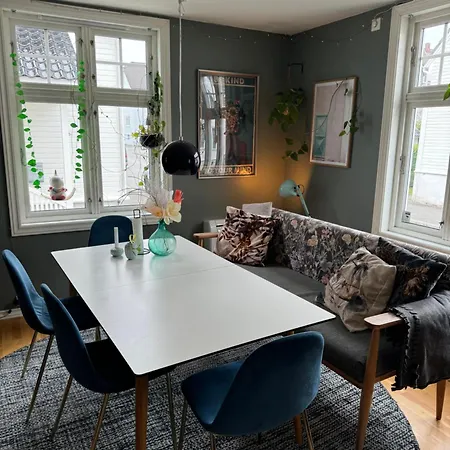 Cozy, And Homely 아파트 스타방에르